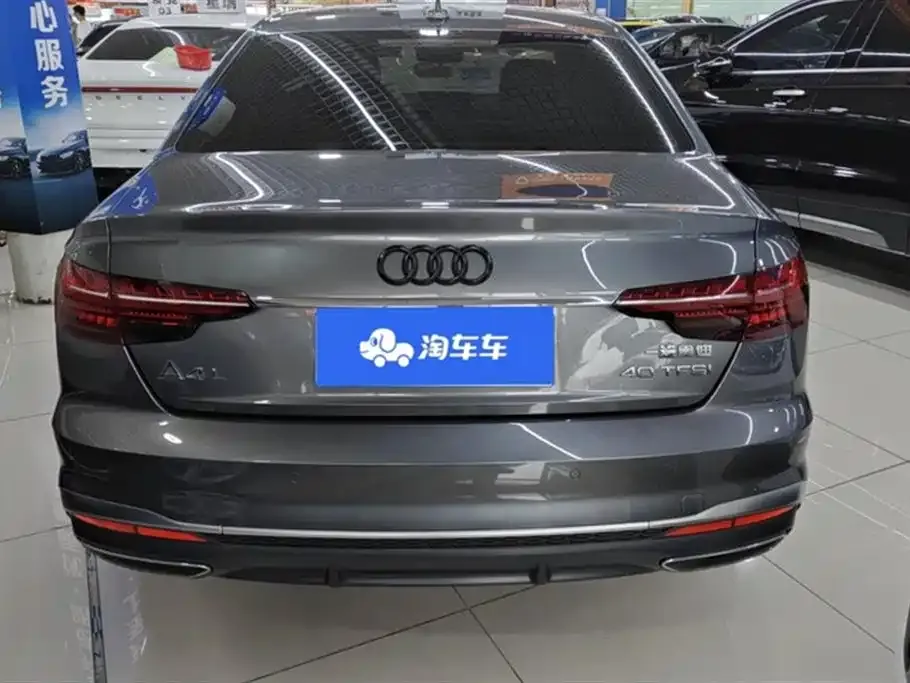 Audi A4L 2021 из CN, фото 4