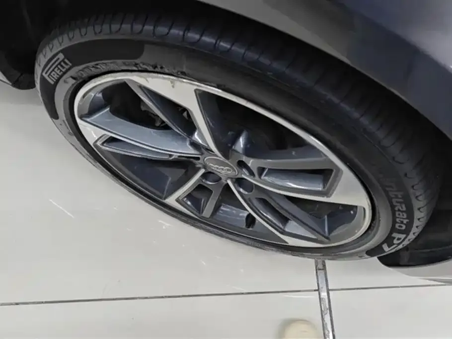 Audi A4L 2021 из CN, фото 6