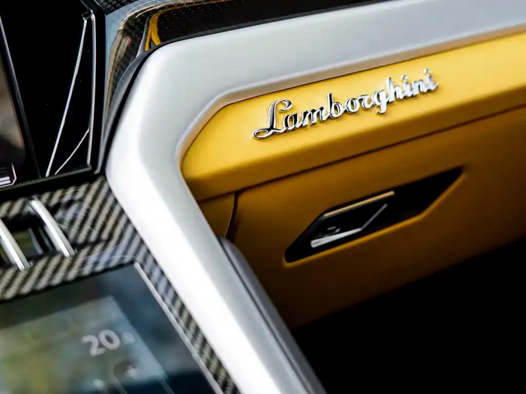 Lamborghini Urus — фото 9