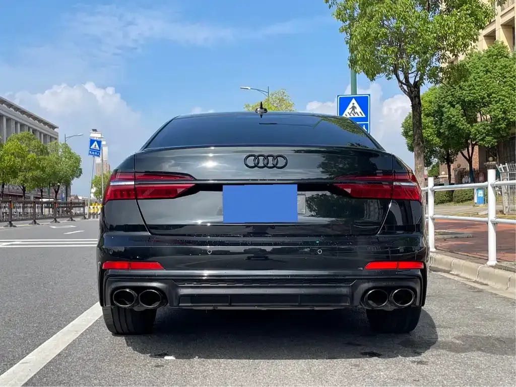 Audi A6L 2021 из CN, фото 10