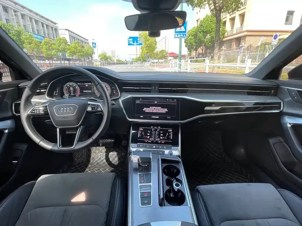 Audi A6L 2021 из CN, фото 4