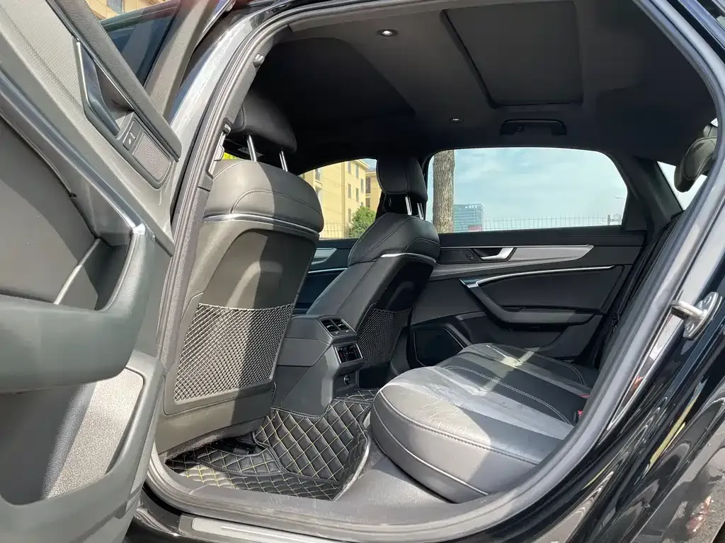 Audi A6L 2021 из CN, фото 6