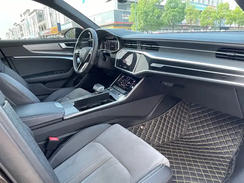 Audi A6L 2021 из CN, фото 8