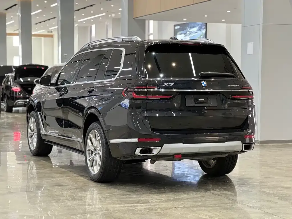 BMW X7 — фото 5
