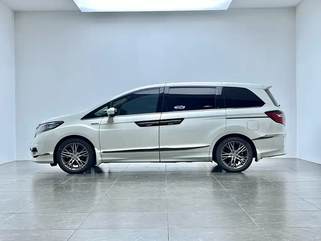 Honda Elysion 2021 из CN, фото 2