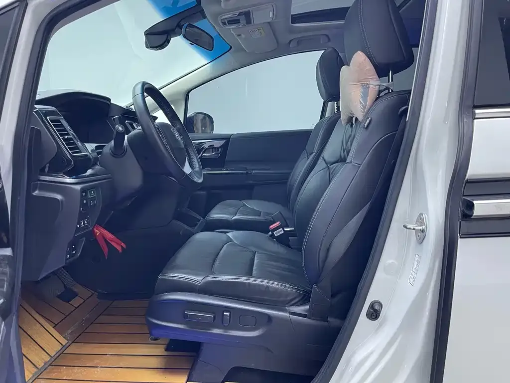 Honda Elysion 2021 из CN, фото 5