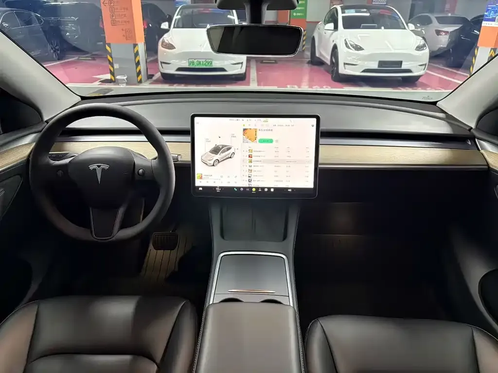 Tesla Model Y — фото 6