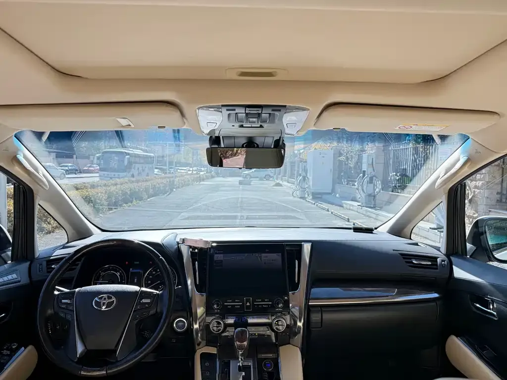 Toyota Vellfire 2022 из CN, фото 7