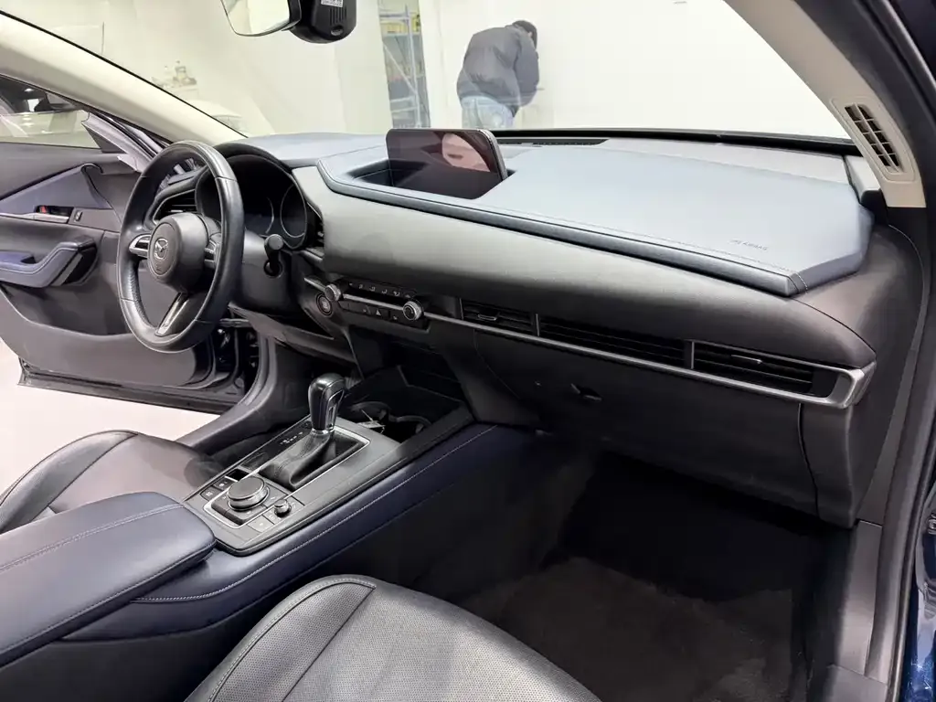 Mazda CX-30 2021 из CN, фото 10