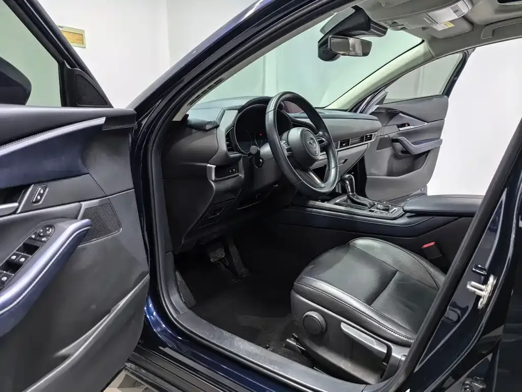 Mazda CX-30 2021 из CN, фото 8