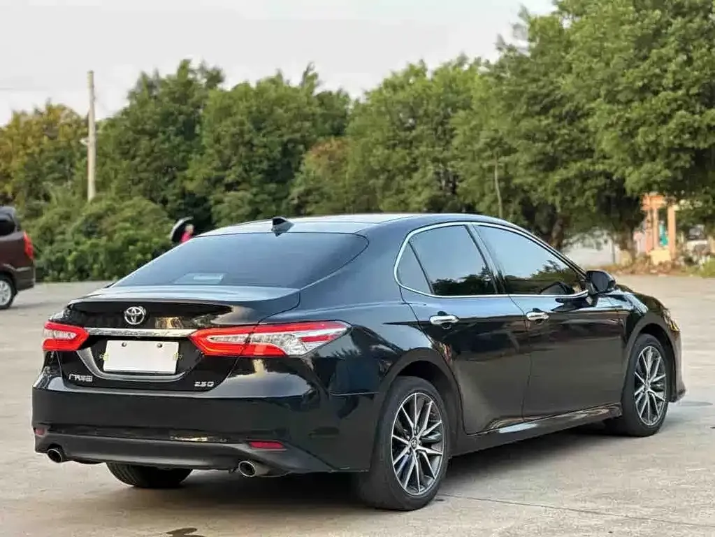 Toyota Camry 2021 из CN, фото 2