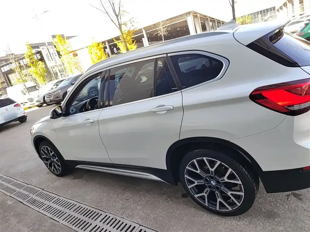 BMW X1 — фото 5
