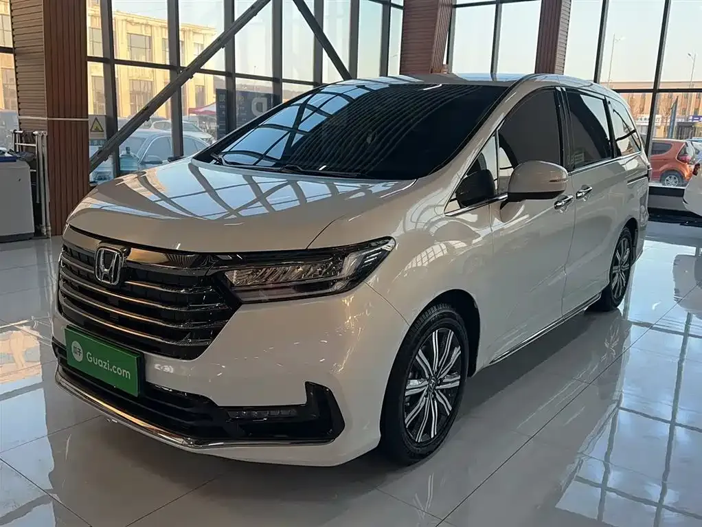 Honda Odyssey — фото 1