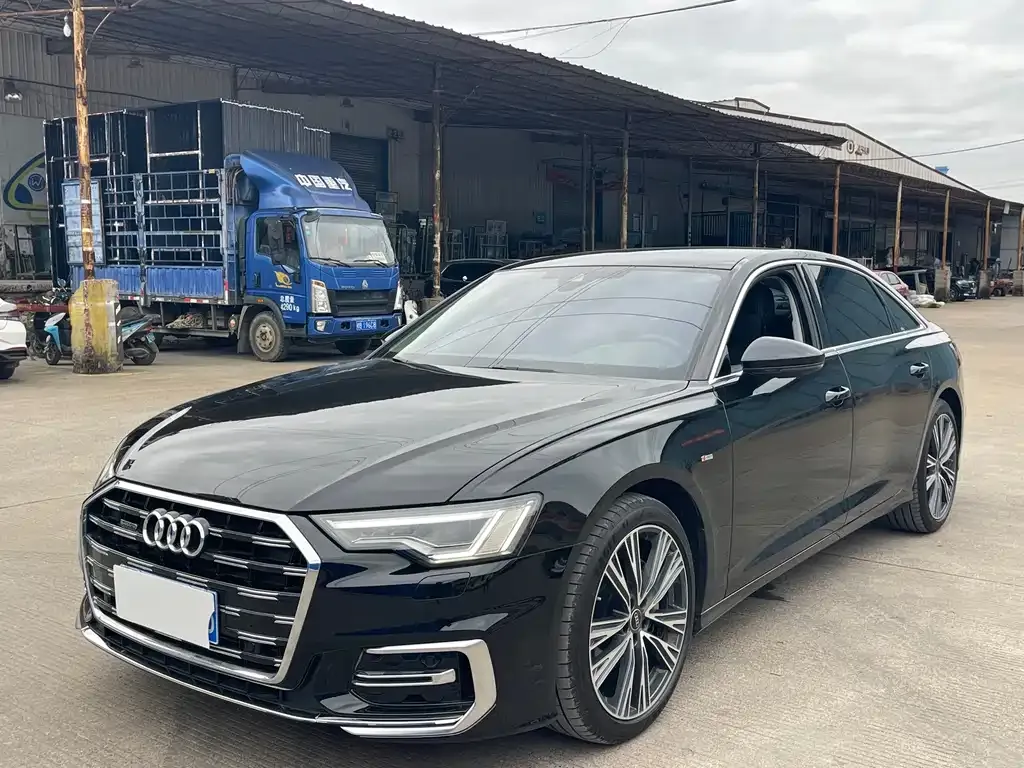 Audi A6L — фото 1