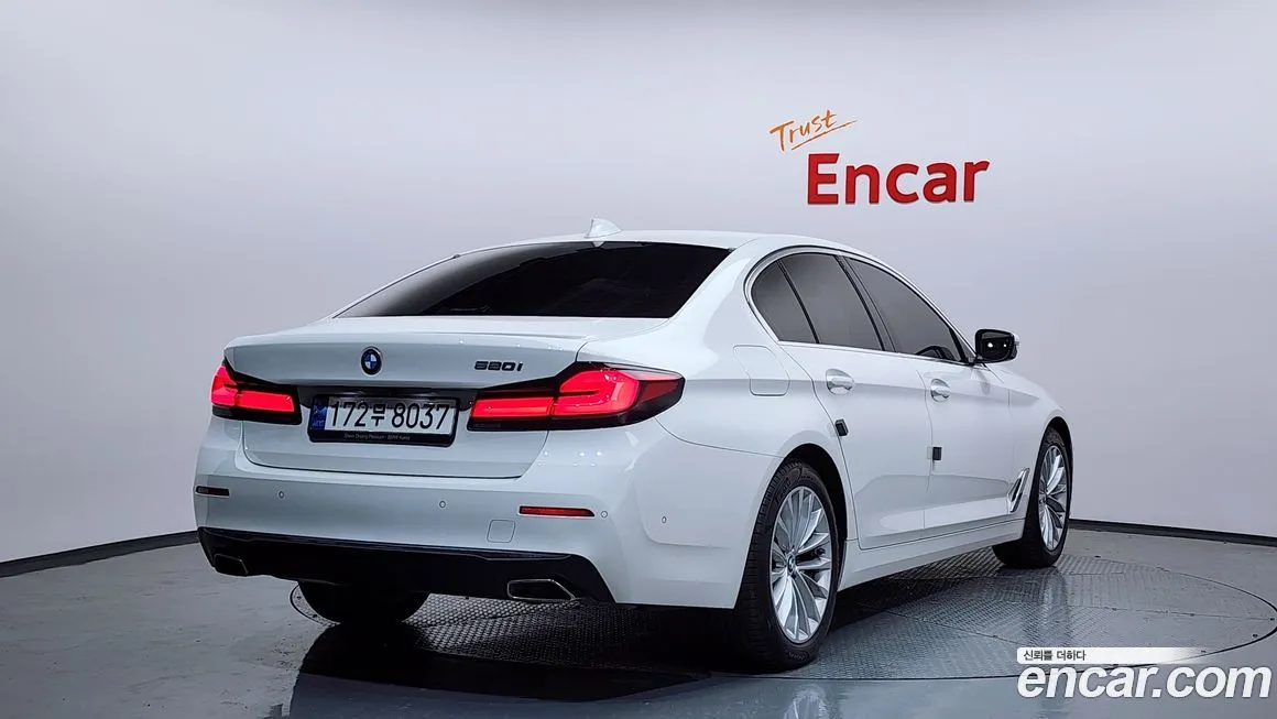 BMW 5-Series 2023 из KR, фото 2