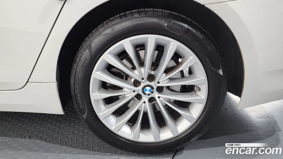 BMW 5-Series 2023 из KR, фото 5