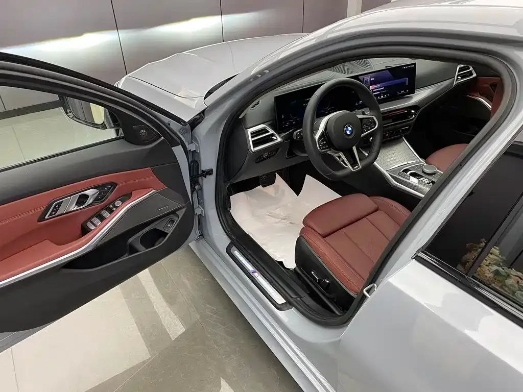 BMW 3 Series 2024 из CN, фото 5