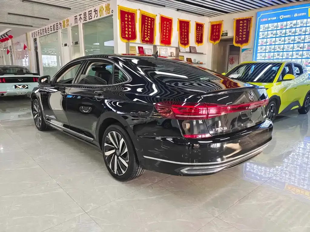 Volkswagen Passat — фото 7