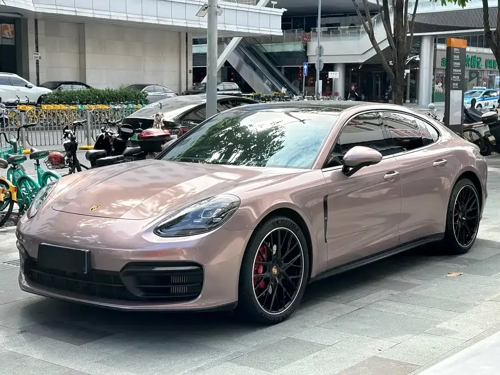 Porsche Panamera — фото 1