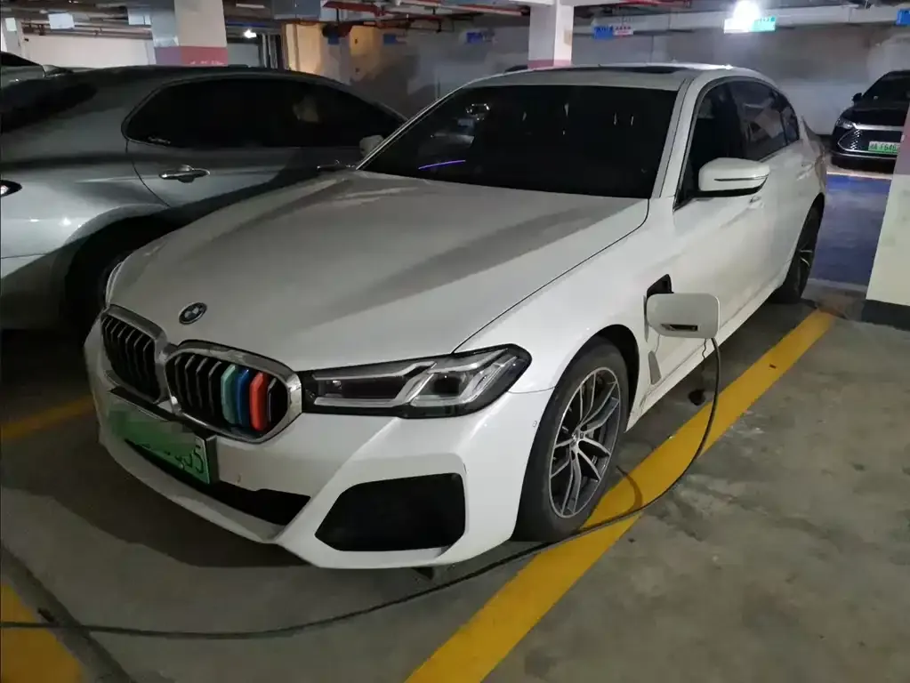 BMW 5 Series New Energy — фото 1