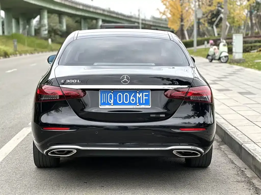 Mercedes-Benz E-Class — фото 8
