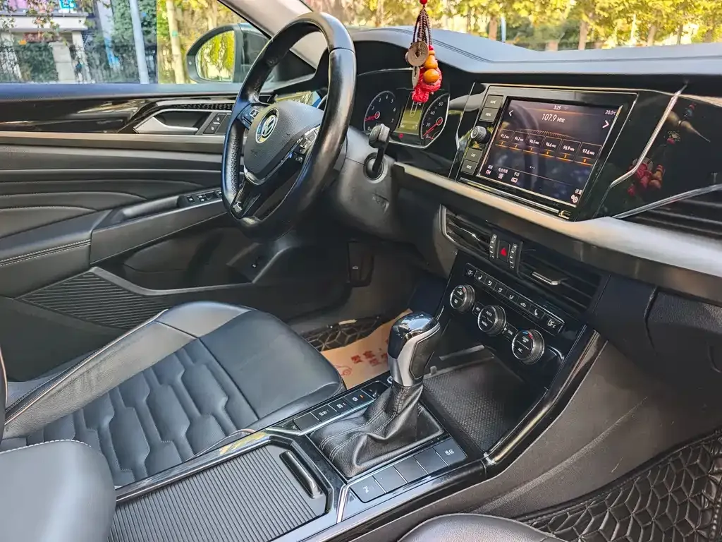 Volkswagen Passat 2021 из CN, фото 5