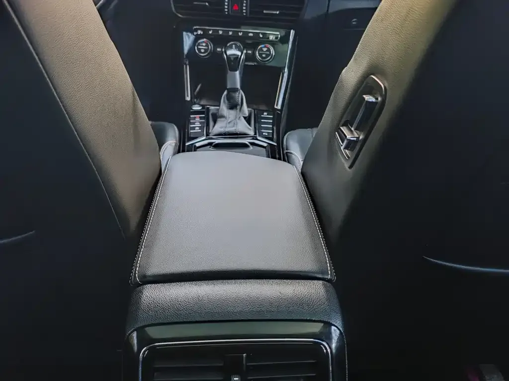 Volkswagen Passat 2021 из CN, фото 7