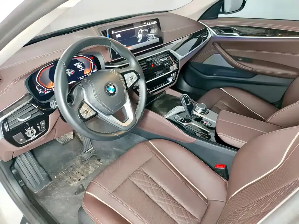 BMW 5 Series — фото 6