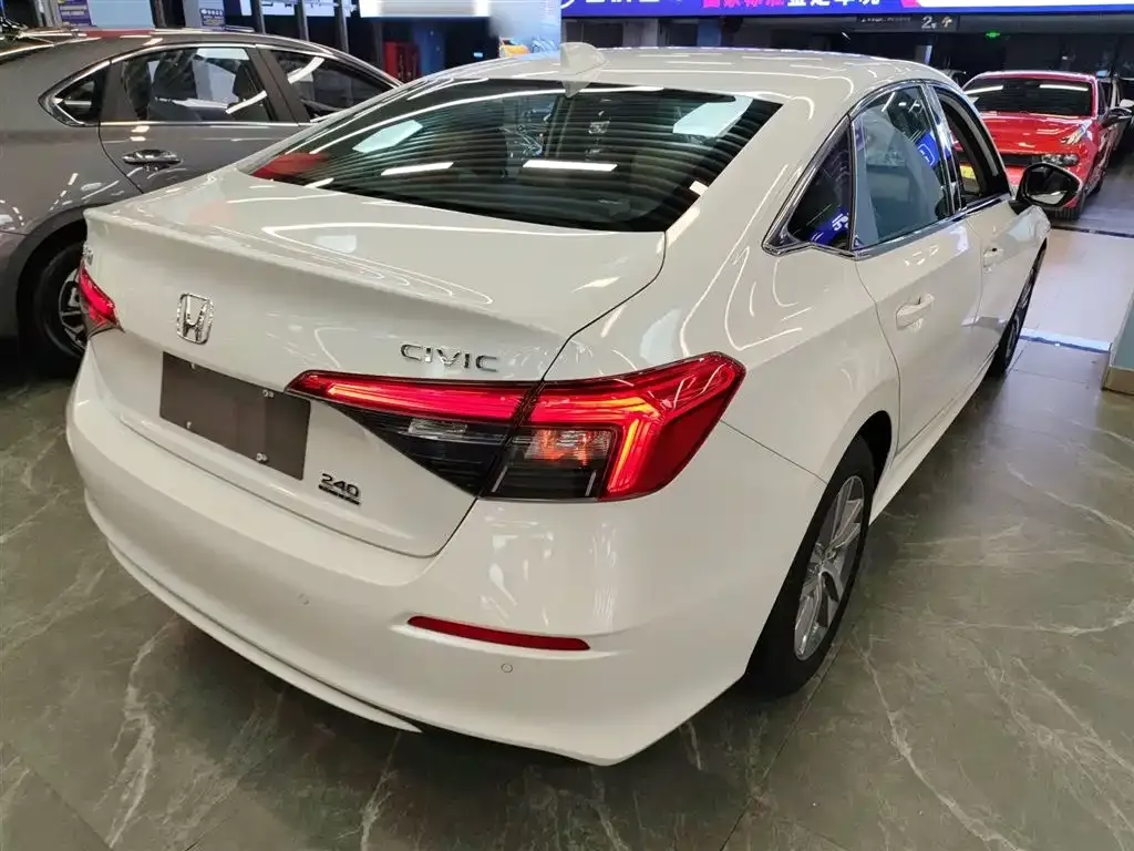 Honda Civic — фото 7