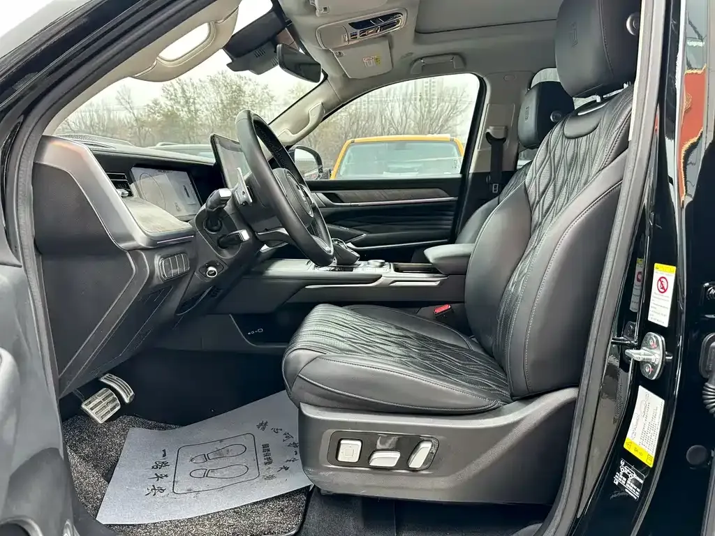 Tank 500 New Energy — фото 4