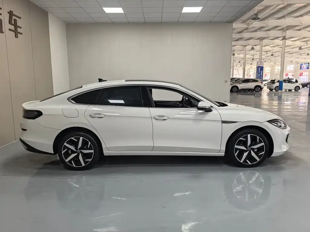 Volkswagen Lamando 2024 из CN, фото 8