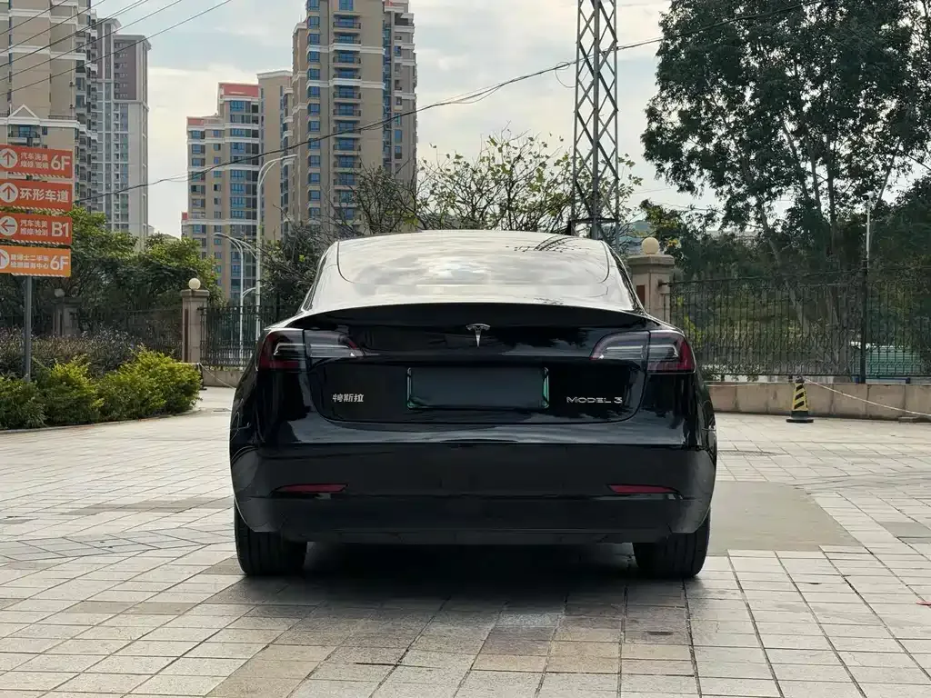 Tesla Model 3 — фото 5