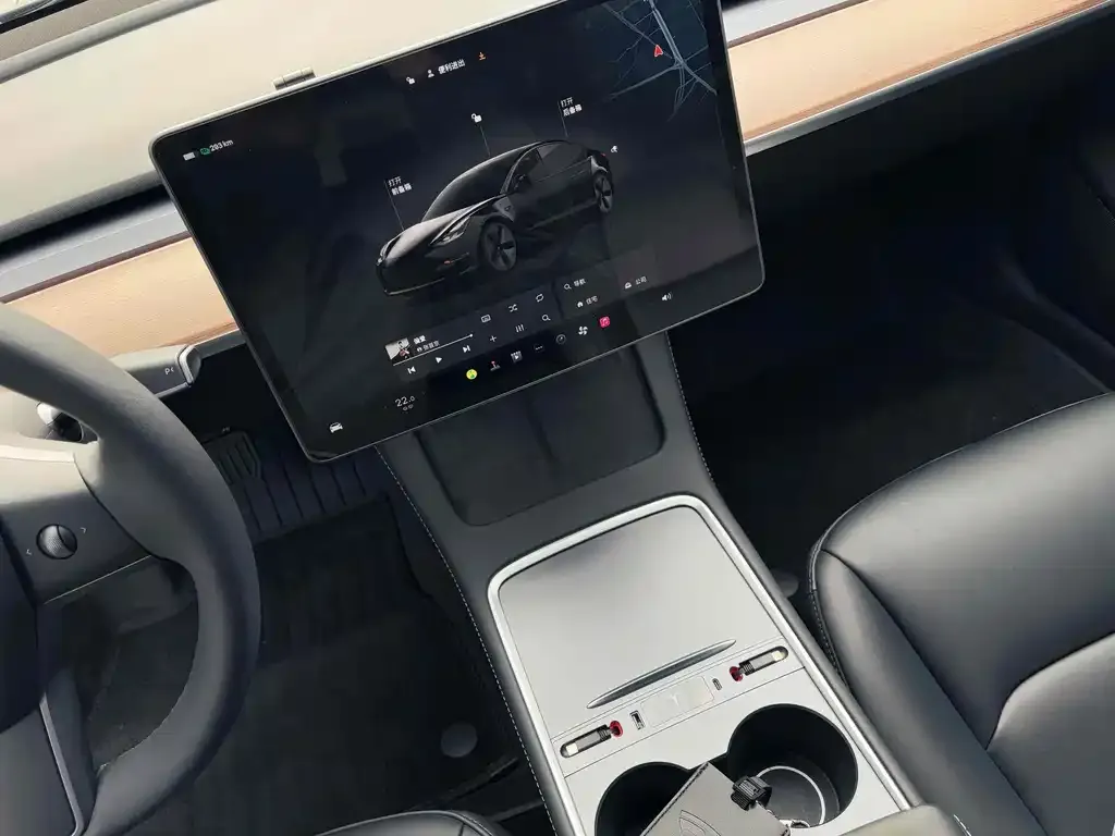 Tesla Model 3 — фото 9