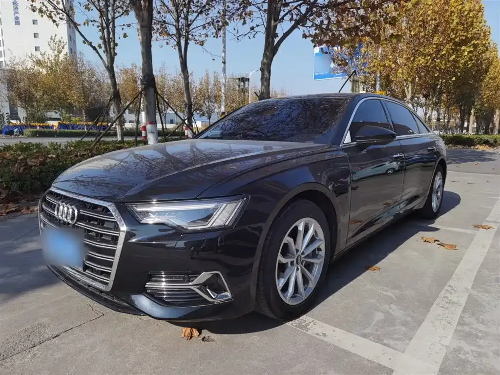 Audi A6L — фото 1