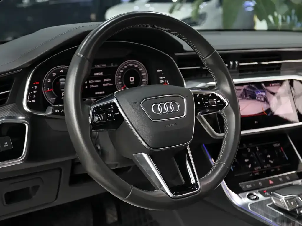 Audi A6L — фото 8