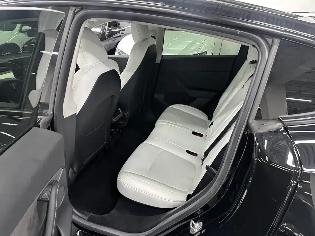 Tesla Model Y 2023 из CN, фото 5