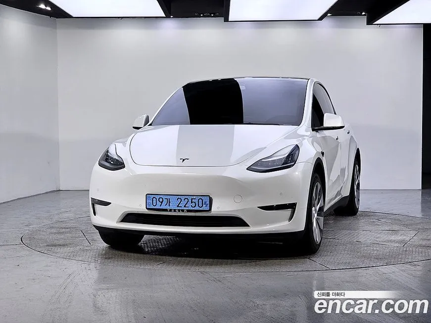 Tesla Model Y — фото 2