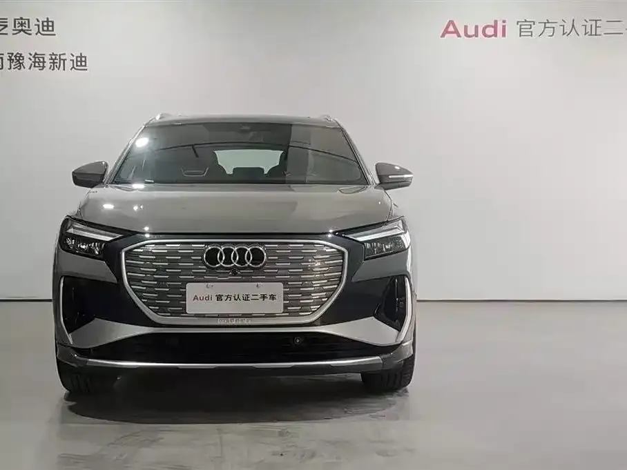 Audi Q4 e-tron — фото 2