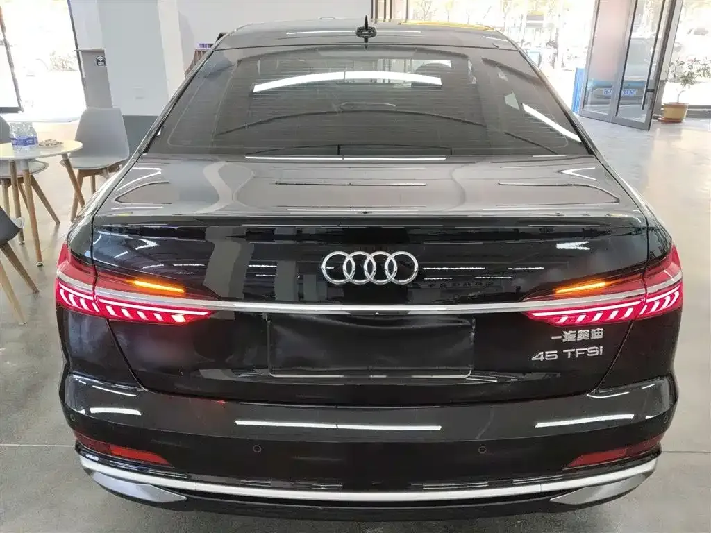 Audi A6L 2024 из CN, фото 6