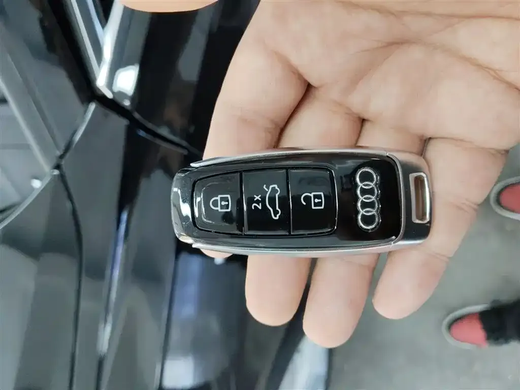 Audi A6L 2024 из CN, фото 9