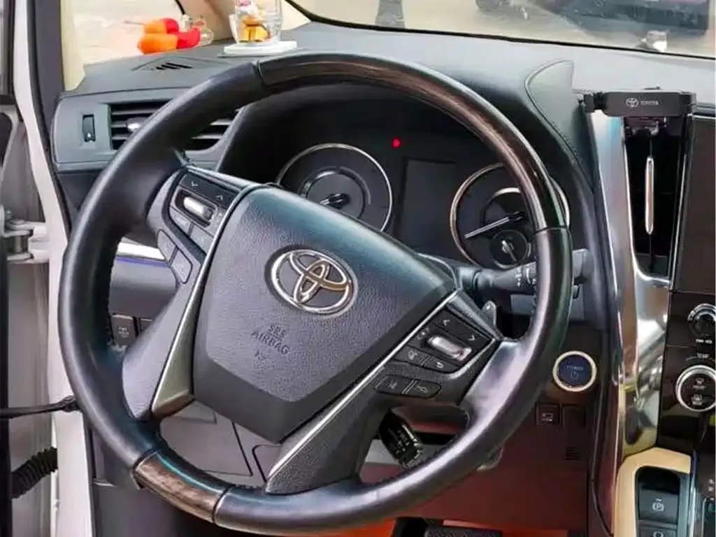 Toyota Vellfire 2023 из CN, фото 3