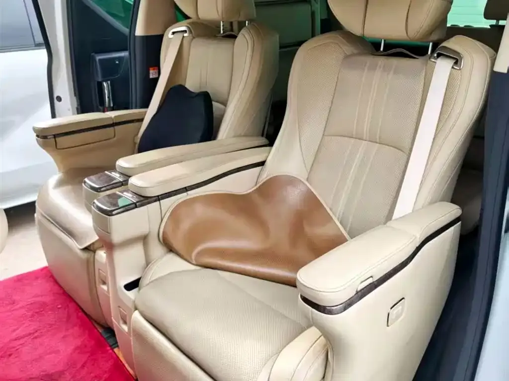 Toyota Vellfire 2023 из CN, фото 4