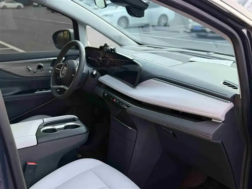 Buick GL8 2025 из CN, фото 5