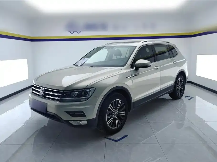 Volkswagen Tiguan L — фото 2