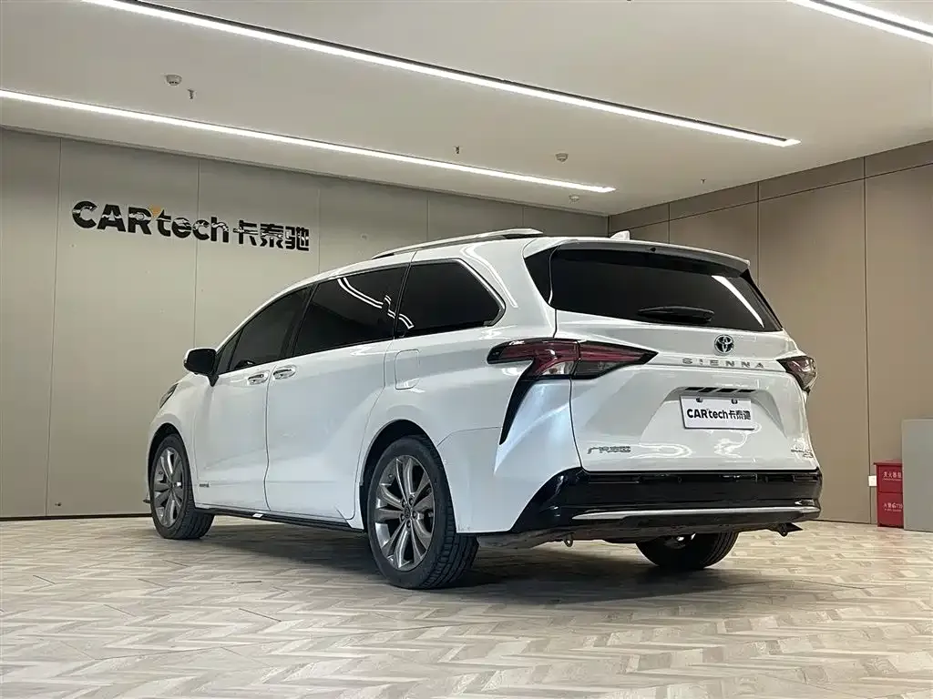 Toyota Sienna 2023 из CN, фото 7