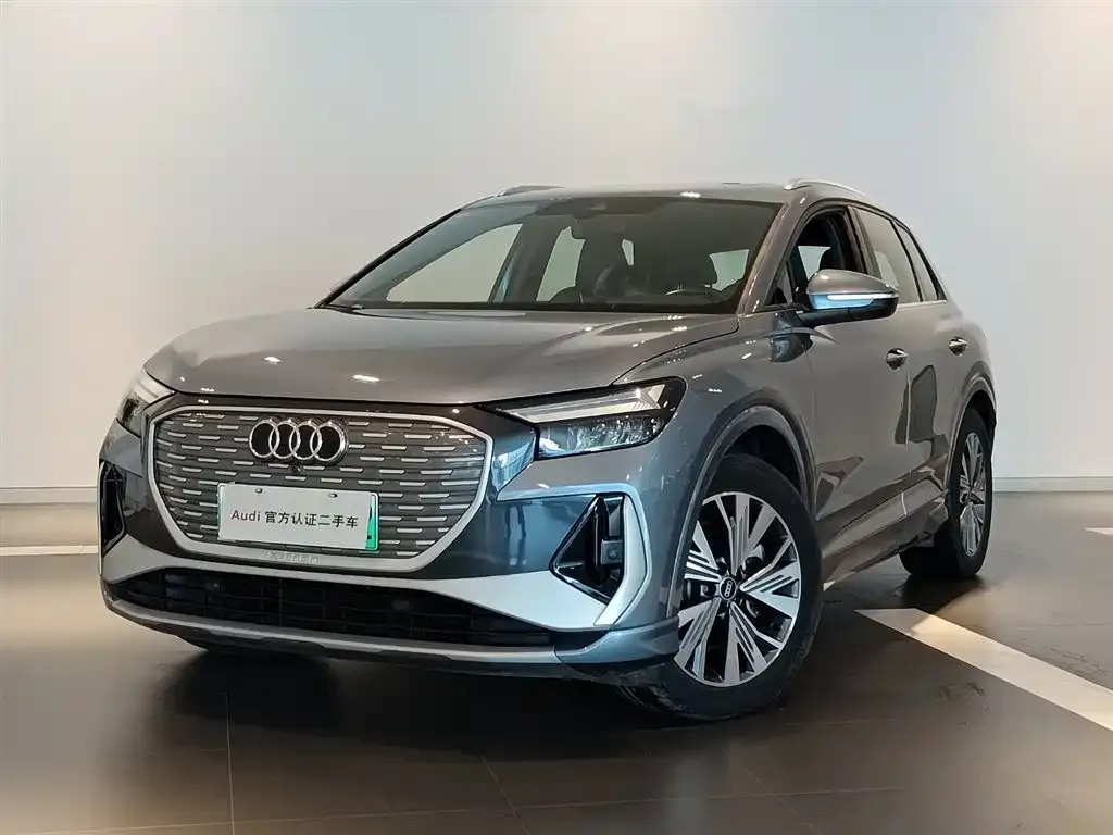 Audi Q4 e-tron — фото 1