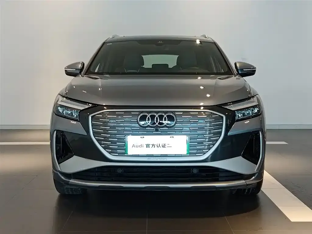 Audi Q4 e-tron — фото 2