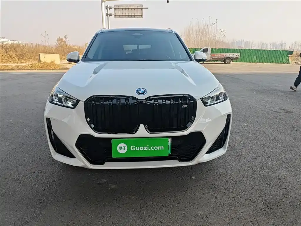 BMW iX1 2025 из CN, фото 3