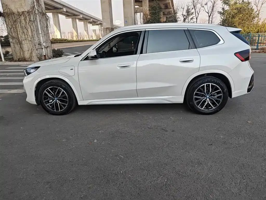BMW iX1 2025 из CN, фото 5