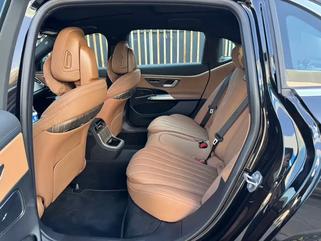 Mercedes-Benz E-Class 2025 из CN, фото 5